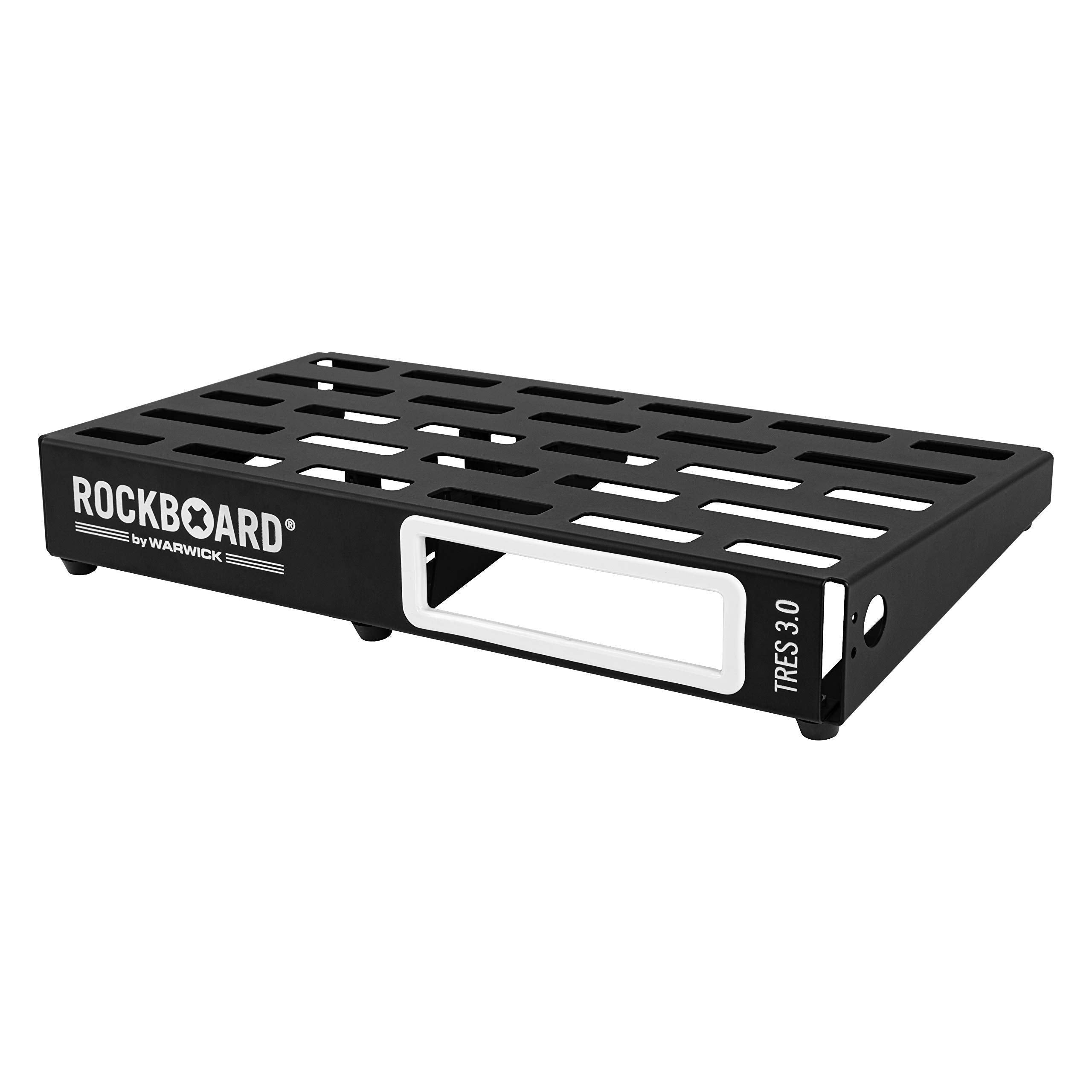 RockBoard TRES 3.0 (9.25" x 16.75"), with Pro GigBag